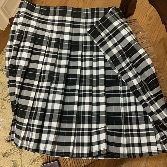 NWOT Black & White Skater Skirt Size XXL - Picture 4 of 7